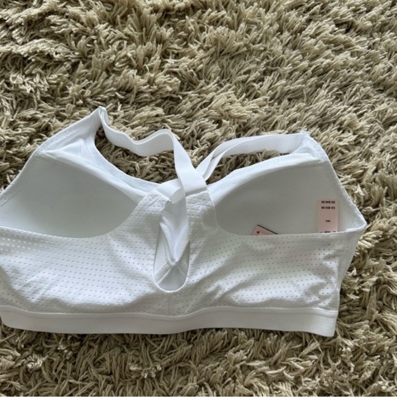 Victoria’s Secret bra NWT - Picture 2 of 3